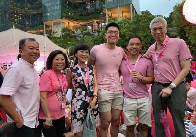 新加坡总理的弟弟现身“粉红点” 