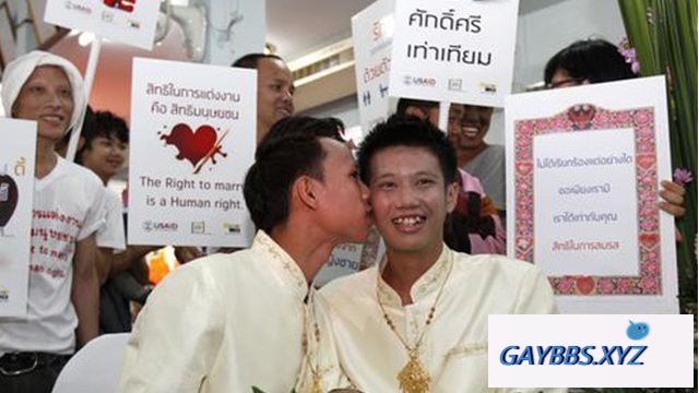 泰国的同性伴侣法案：政府重新启动立法 