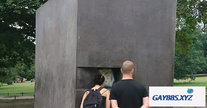 德国：遭纳粹迫害同性恋者纪念碑被人涂漆破坏 