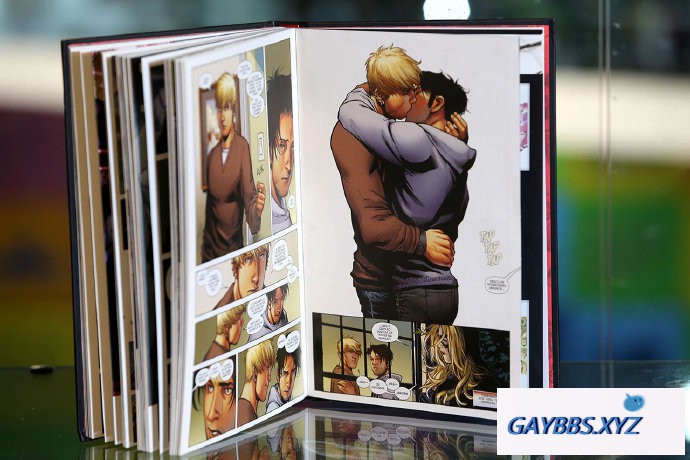巴西网红豪送万余本LGBT图书 