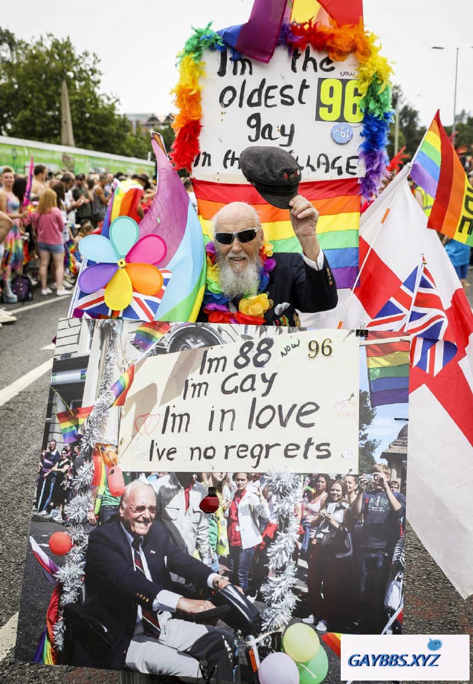 英国：96岁同性恋老人谈出柜和人生 
