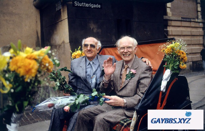 世界上第一对合法的同性伴侣在丹麦出现 