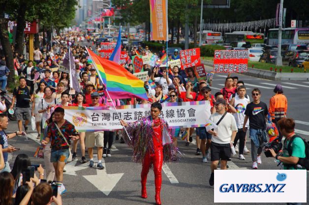 台湾同志游行今天正式登场 台湾同志游行