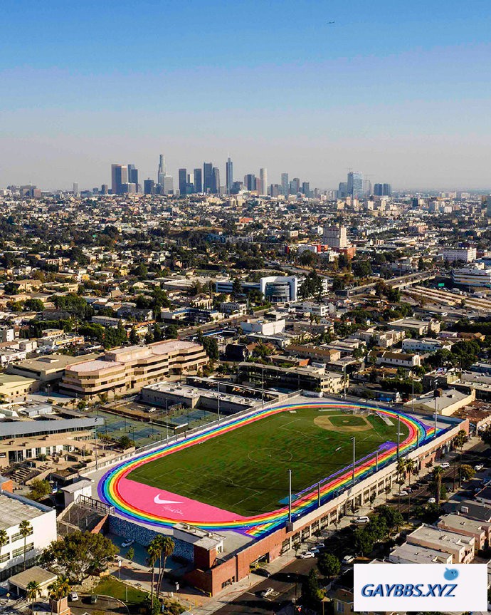 Nike把洛杉矶一个体育场的跑道改成了彩虹色 Nike,彩虹色
