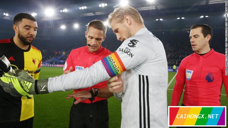 英超联赛支持LGBT，彩虹鞋带传递信息 LGBT