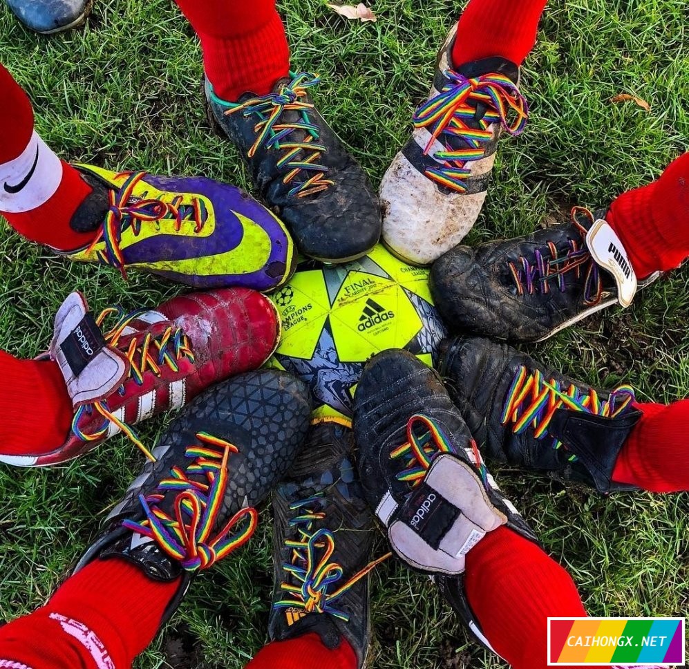 英超联赛支持LGBT，彩虹鞋带传递信息 LGBT