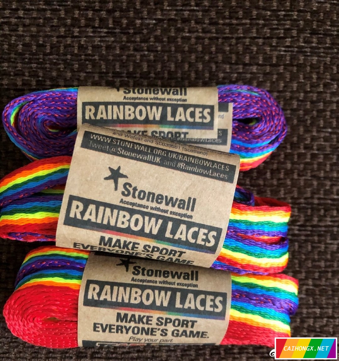 英超联赛支持LGBT，彩虹鞋带传递信息 LGBT