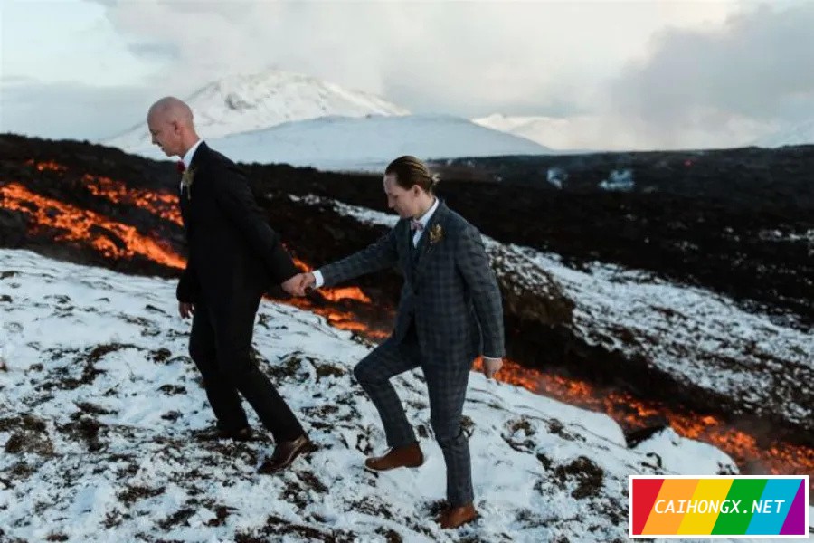 被冰岛火山见证的同志爱情 