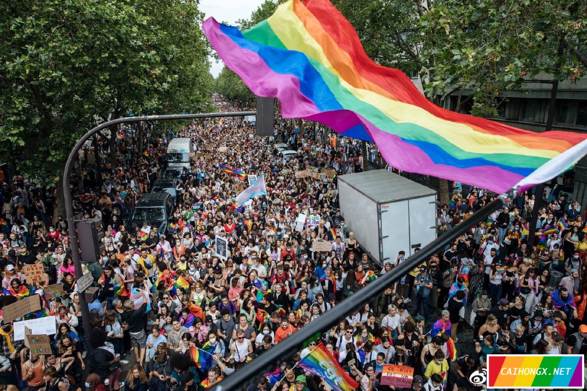 世界各地一些城市庆祝骄傲月举行LGBT行进活动 LGBT,骄傲月