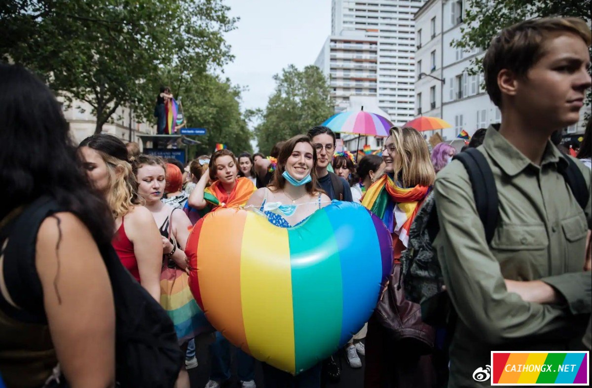 世界各地一些城市庆祝骄傲月举行LGBT行进活动 LGBT,骄傲月