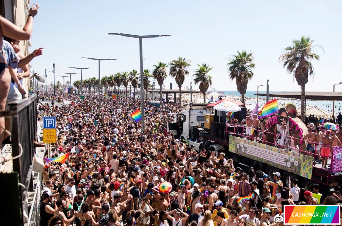 世界各地一些城市庆祝骄傲月举行LGBT行进活动 LGBT,骄傲月