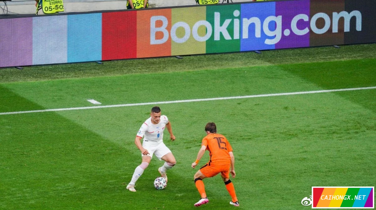 欧洲杯足球赛，彩虹广告牌又成为话题 