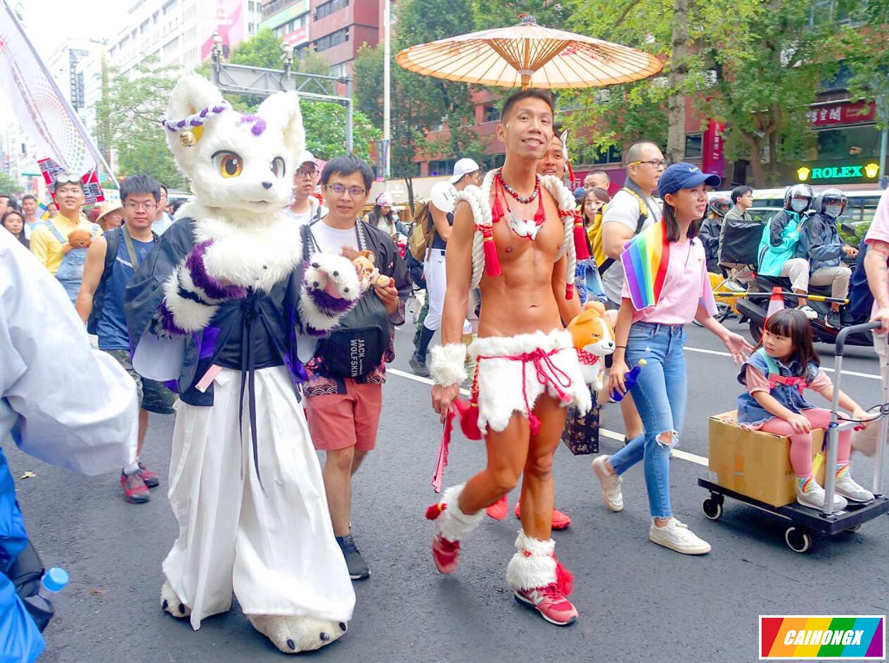 直击台湾同志大游行 高举彩虹旗倡多元同行 LGBTQ,同性婚姻,同志游行