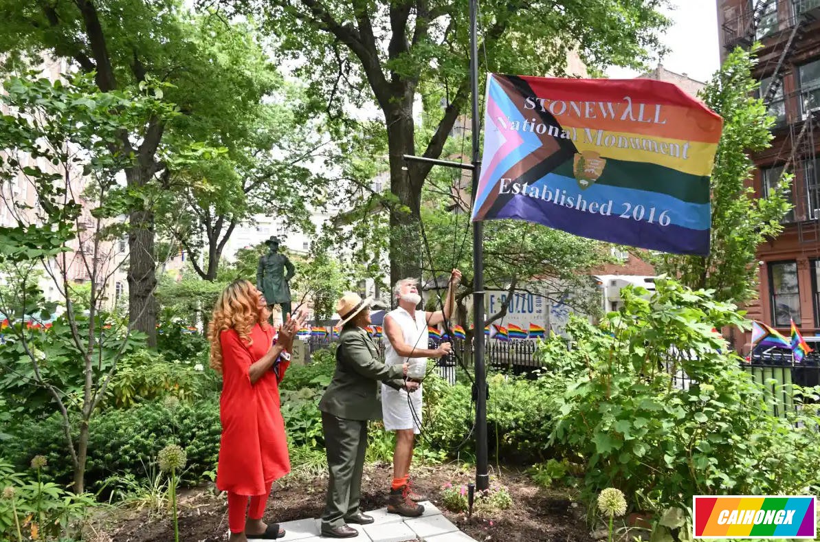 特朗普政府从石墙国家纪念碑移除彩虹旗 特朗普,石墙事件