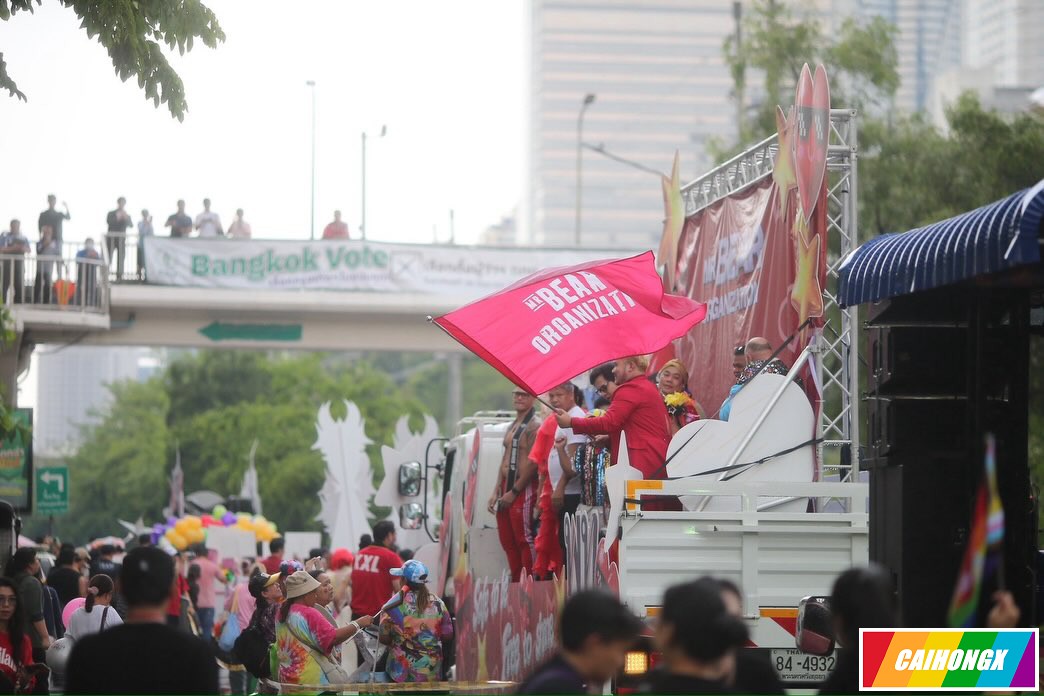 暴雨难阻彩虹热情！曼谷2026骄傲大游行涌入35万人 曼谷,骄傲游行,同志游行,骄傲节